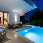 Villa Berfami Excelsior - Jacuzzi&Pool Villa
