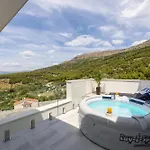 Villa Berfami Excelsior - Jacuzzi&Pool * Podstrana