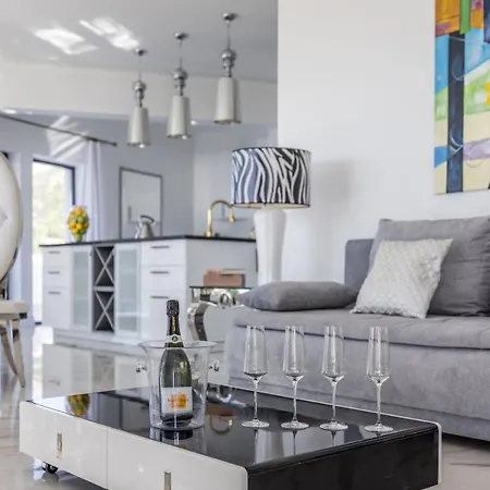 Berfami Excelsior - Crafted For Elites بودْسْتغانا