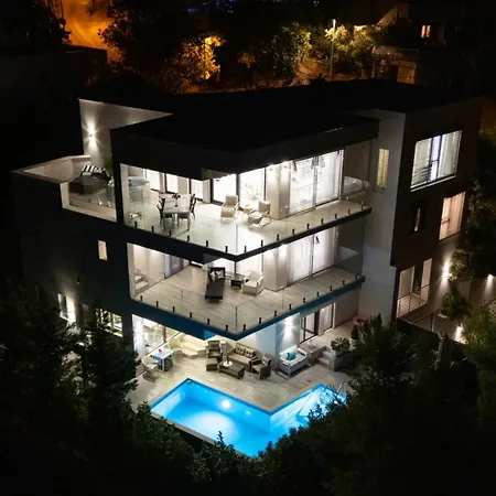 Villa Berfami Excelsior - Jacuzzi&Pool Villa
