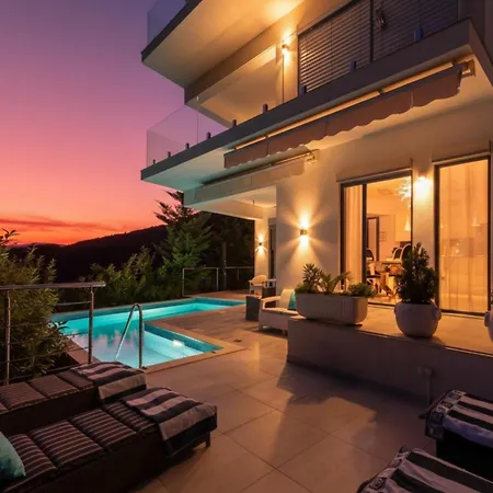 Villa Berfami Excelsior - Jacuzzi&Pool Villa *