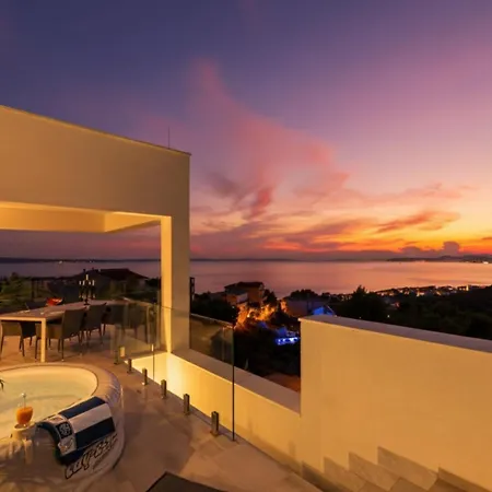 Villa Berfami Excelsior - Jacuzzi&Pool Villa