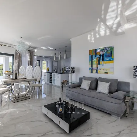 Βίλα Berfami Excelsior - Crafted For Elites Ποντστράνα