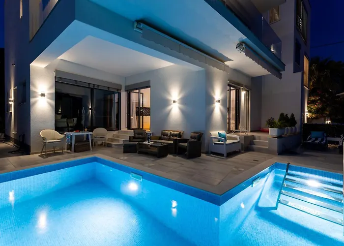 Berfami Excelsior - Jacuzzi & Pool ポドストラナ